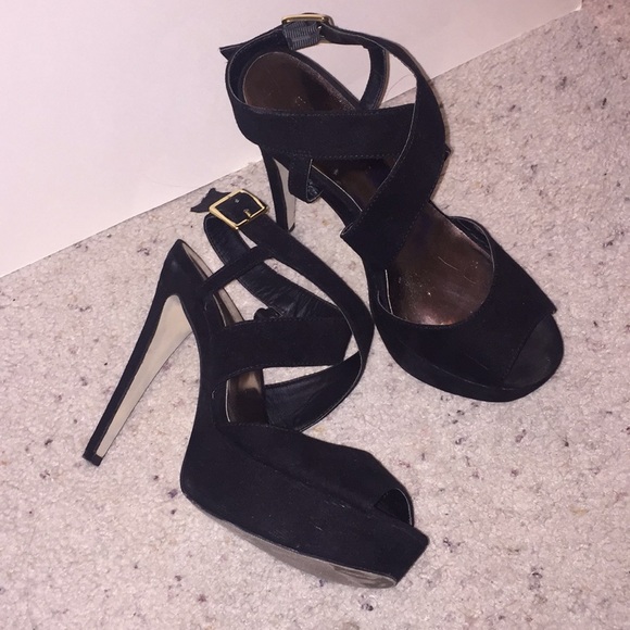 Black heels - Picture 1 of 4